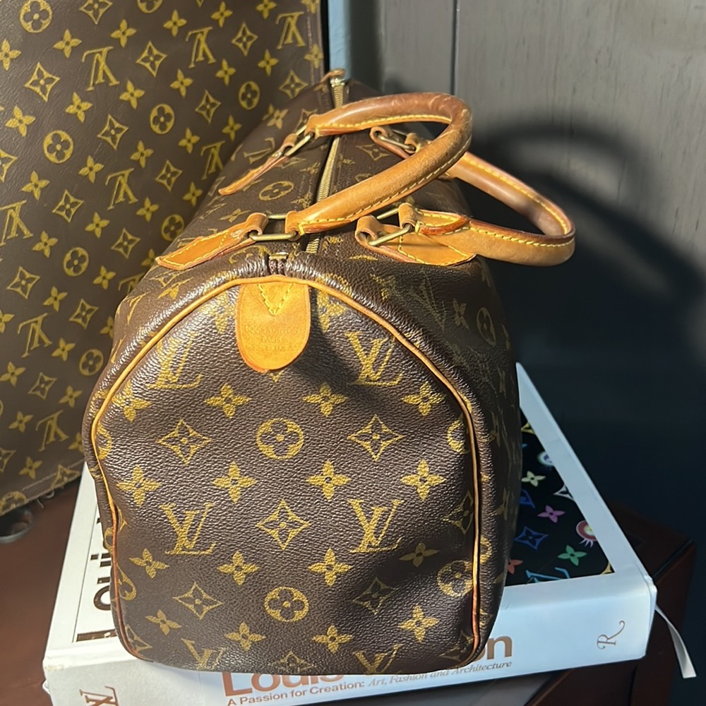 Lovis Vuitton View 3